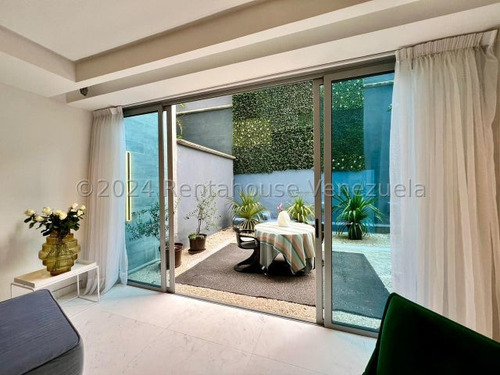 Hermoso Apartamento Con Terraza En Los Naranjos De Las Mercedes 24-25147