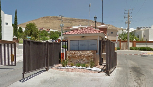 Casa En Recuperación Bancaria En Misión De San Gregorio, Misiones I Etapa, 31115 Chihuahua, Chih., México -ngc