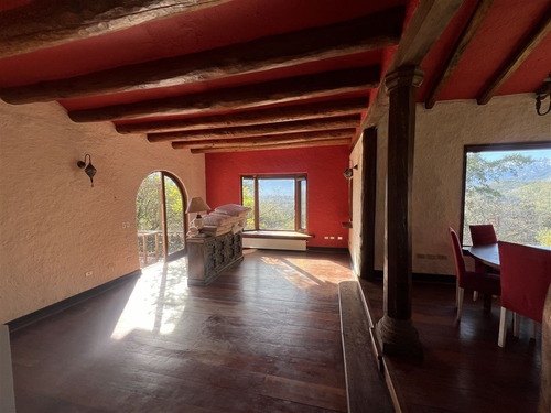 Casa Principal+taller Vista,quincho,piscina,jardin 2,4 H