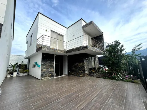 Hermosa Casa Amoblada En Unidad Cerrada Con Piscina En Sopetrán Ideal Para Descanso O Inversión