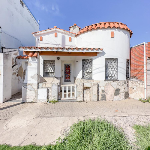 Casa.2 Dormitorios. Patio. Terraza. Barrio Belgrano.