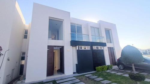 Casa En Renta Amueblada 3 Recámaras En Zakia
