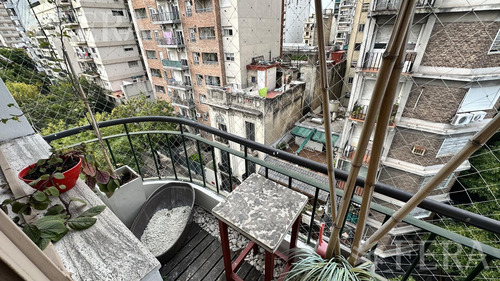 Venta De Departamento De 2 Ambientes Con Balcón En Balvanera