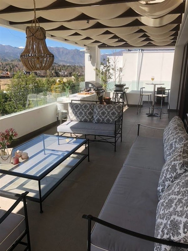 Imagen 2 de 14 de Casa En Venta De 4 Dorm. En Lo Barnechea / Camino Real