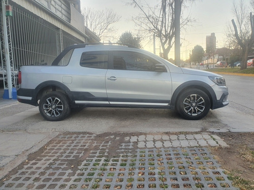 Imagen 4 de 10 de Volkswagen Saveiro 1.6 Cross Dc 110cv