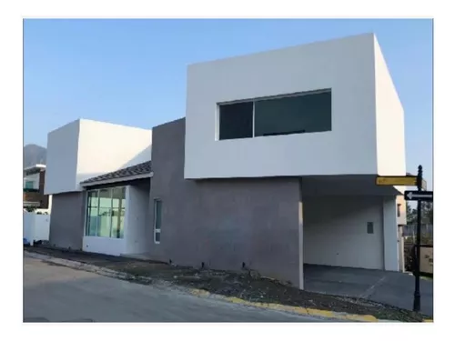 Cabanas Los Cristales Monterrey Nuevo Leon 3 Recamaras en Casas en Venta, 4  baños | Metros Cúbicos