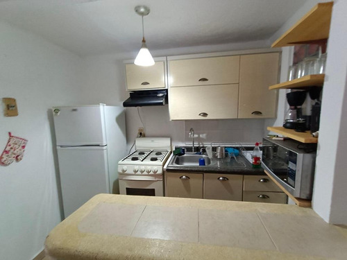 Excelente Casa En Los Arcos De 3 Recamaras R.a