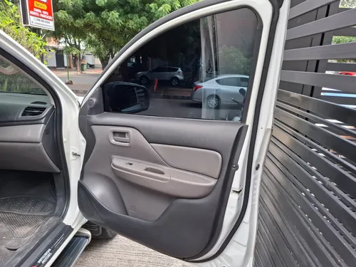 Mitsubishi L200 SPORTERO 2.5 High Power