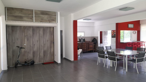 Casa En Venta - 5 Dormitorios 4 Baños - Hudson