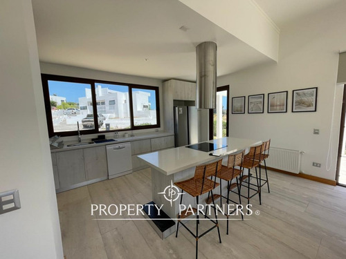 Maravillosa Casa Nueva A La Venta En Marbella