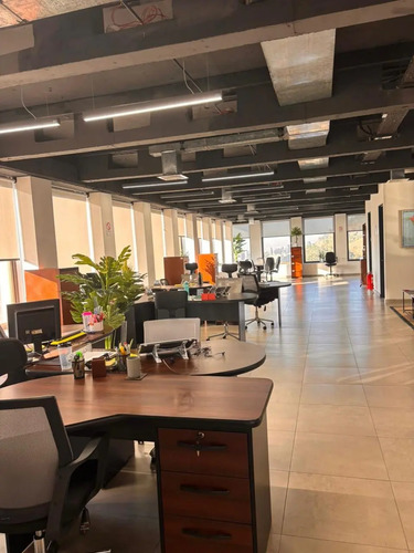 Oficina Torre Santa María, Excelente Conectividad