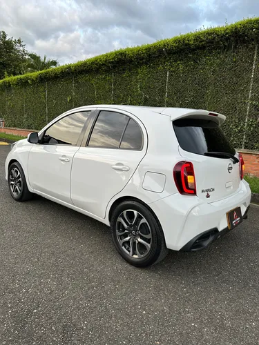 Nissan March 1.6 Aut Advance Full Equipo Blindaje 2 Plus