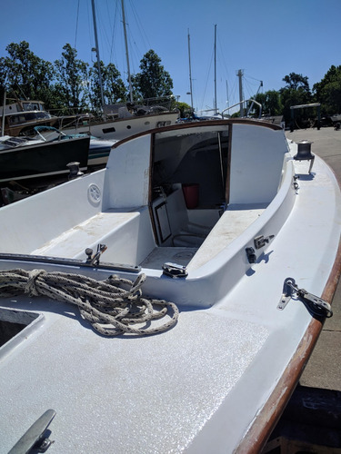 Velero Avan 660