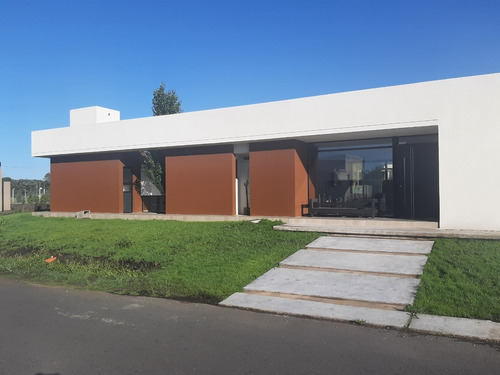 Imagen 25 de 30 de Alquiler Casa Rumenco Joven 4 Dormitorios Con Piscina Climatizada