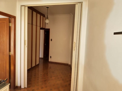 Imagem 22 de 30 de Apartamento Todo Reformado Com: Dois Quartos, Sala Um Banheiro Social E Dependência. - Ap5595