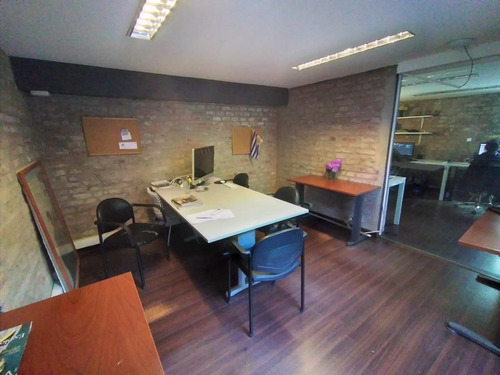 Imagen 11 de 19 de Edificio Comercial- Gran Edificio Próximo A Maldonado Y Salto, 316 M2, Reciclado !!