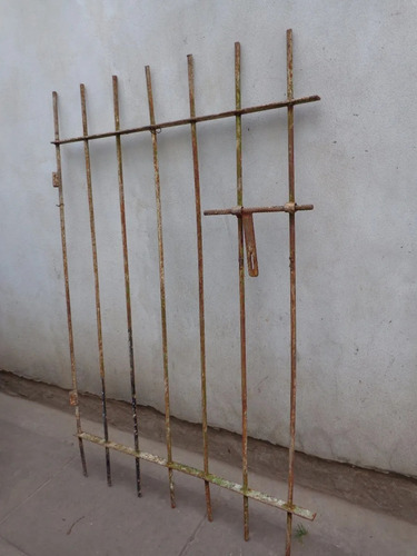 Porton Reja Antiguo Varilla Redonda 130 X 85 Cm (Usado)