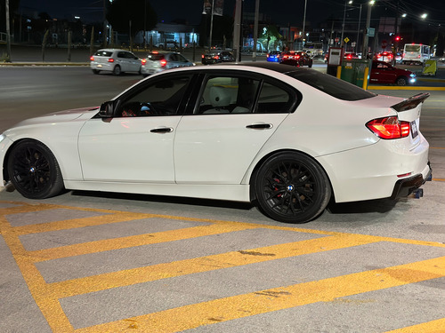 Bmw 328i, Modelo 2012 Twin Turbo 4 Cilindros