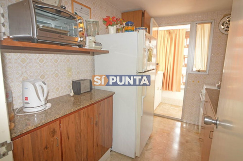 Imagen 6 de 8 de Apartamento En Venta Frente Al Mar
