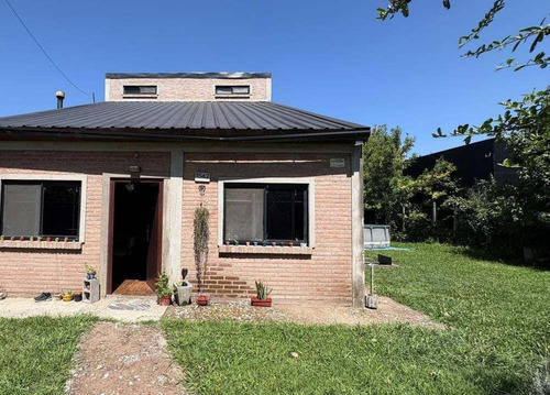 Casa En Venta - 4 Dormitorios 1 Baño - La Reja