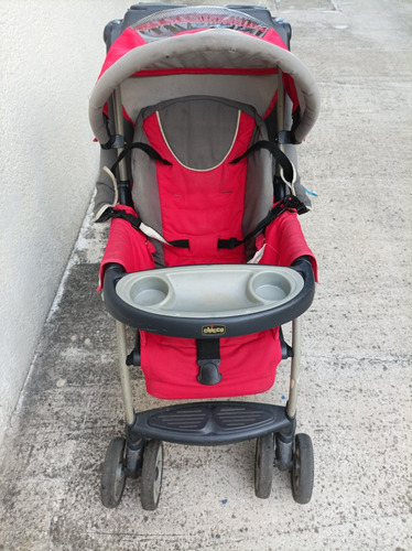 Carrito De Bebé Con Sistema De Retención Infantil.