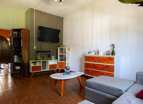 Venta Casa En Castelar - Acepta Permuta