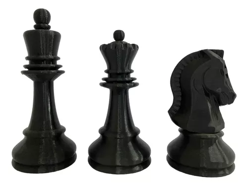 Cima, dourado, rei xadrez, ou, checkers, com, blurry, gavel