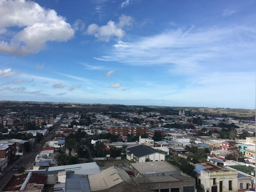 Alquiler Anual Torre San Carlos Piso Alto 2 Dormitorios 1 Baño Amoblado