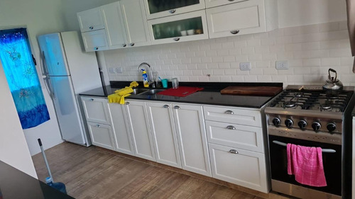 Casa En Venta - 3 Dormitorios 3 Baños - Cocheras - 2.125mts2 - Poblet, La Plata