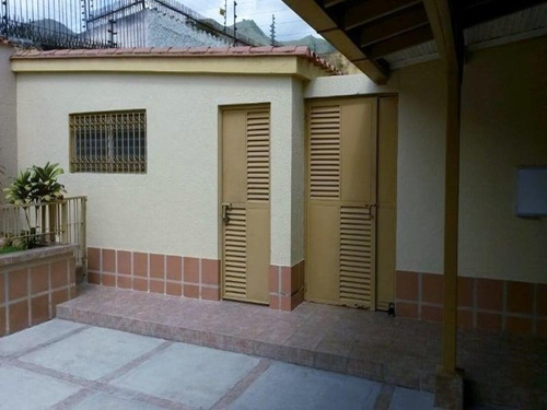 Imagen 10 de 13 de Casa En Venta En Urb. El Parral Valencia Cod: Crc-233