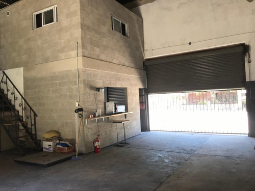 Imagen 2 de 9 de Venta - Galpon 120m2 - Moreno