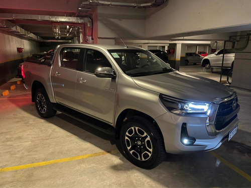 Imagen 8 de 15 de Toyota Hilux Srx 4x2 At