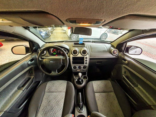 Imagem 4 de 8 de Ford Fiesta 1.0 Rocam Se 8v Flex 4p Manual