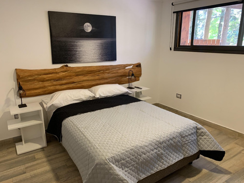 Imagen 11 de 18 de Casa Estilo Cabaña En Bosque Peralta Ramos, Mar Del Plata
