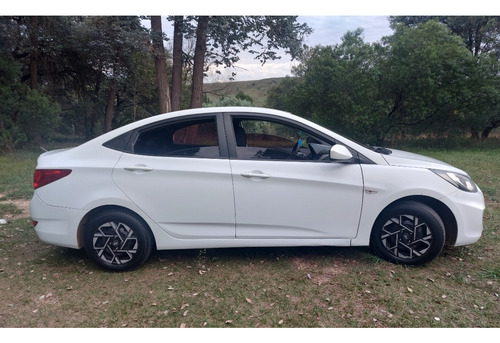Hyundai Accent 1.4 Cvvt Gl Full Sedan