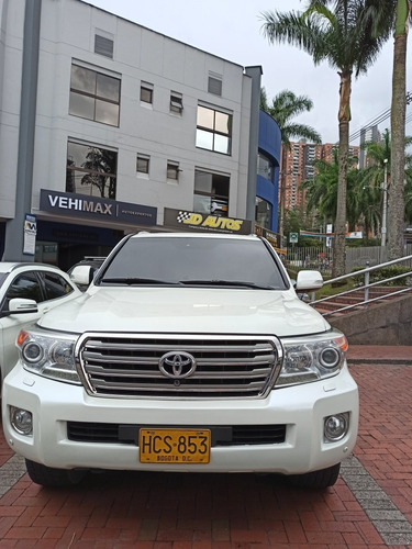 Toyota Land Cruiser 200 2013 4.5 Imperial