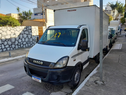 Iveco Daily 35s14 2017 Baú Único Dono Km Baixo