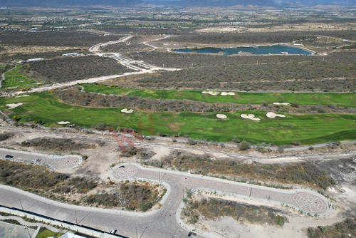 Terreno De 718m² Colindante A Campo De Golf, Clúster De Solo 38 Lotes, Zibatá, Qro.