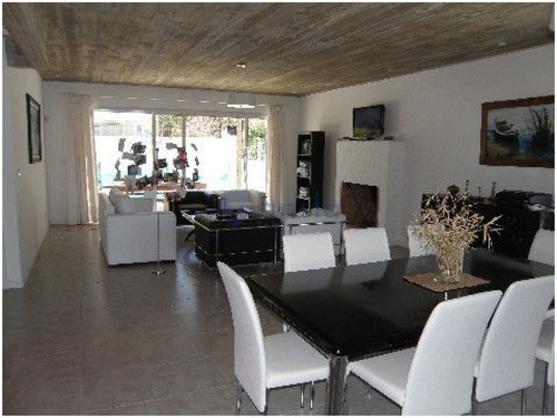 Alquiler Casa En La Barra, 3 Dormitorios 3 Baños (2 En Suite)- Ref: 1162