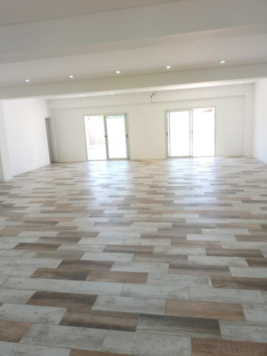Alquiler De Oficina 120m² Ramos Mejia Con Patio, Excelente Ubicación