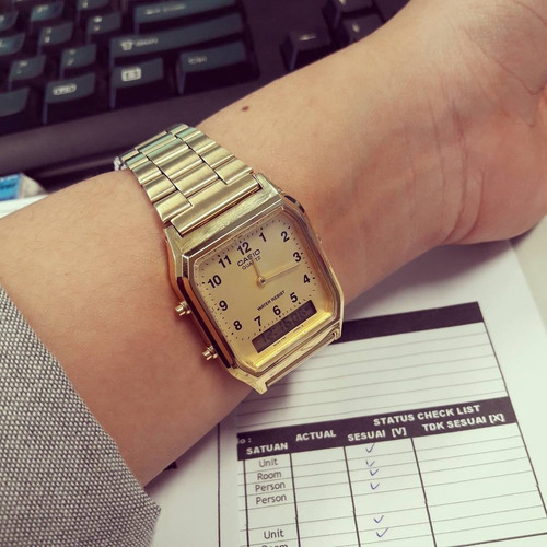 Relogio Casio Vintage Analógico E Digital Dourado Aq-230