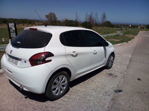Peugeot 208 1.6 Active 2017
