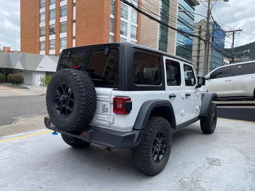 Jeep Wrangler Sahara 4xe