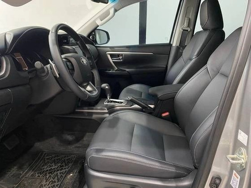 Toyota Hilux SW4 2.8 D-4D TURBO DIESEL SRX PLATINUM 7L 4X4 AUTOMÁTICO