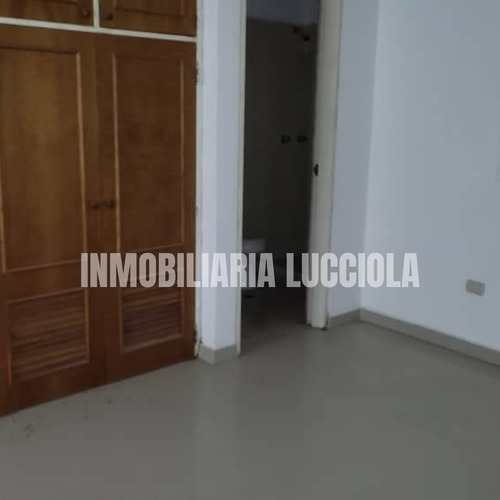 Imagen 4 de 12 de Apartamento De 90 Mts2 En Playa Grande, Edo. La Guaira Listo Para Ocupar Ref 051