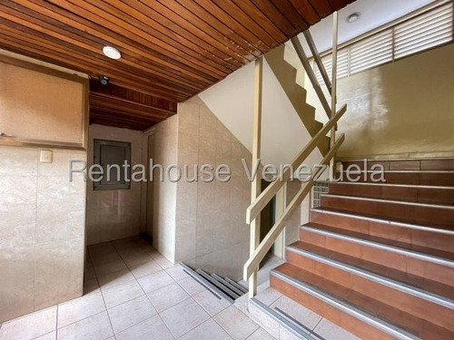 Apartamento En Venta Av Ppal San Agustin, Maracay 25-9386 Hc