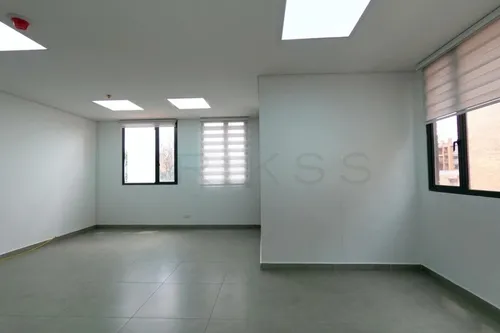 Oficina En Arriendo En Chico Norte. Cod A6556