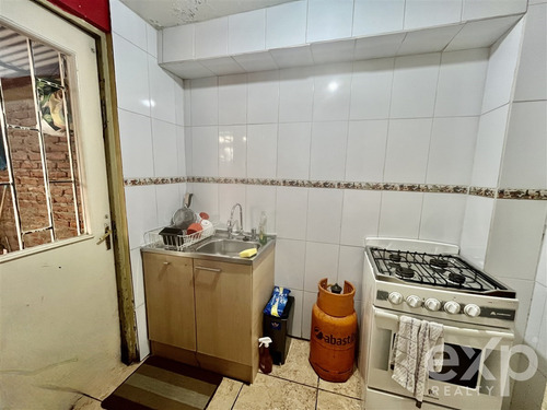 Casa En Venta De 2d, 1b Y Estacionamientos En Puente Alto
