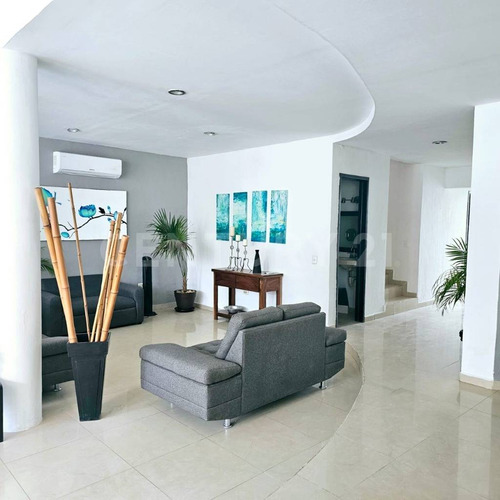 For Rent Very Spacious House And Land At Ejido Playa Del Carmen P3442