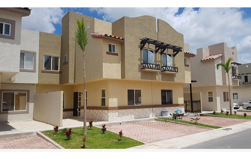 Casa En Venta En Cancún (internacional De Cancún)